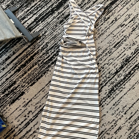 LARGE SHEIN White & Black Stripped Midi Dress Criss Cross Straps in Back - Picture 2 of 5